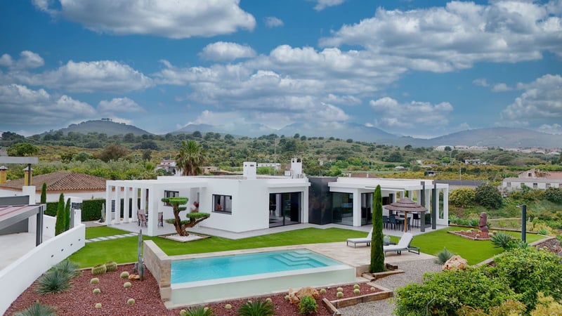 Villa in Alhaurin el Grande - view 1
