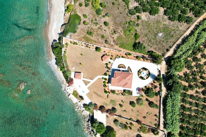 Villa in Vromonerion - view 1