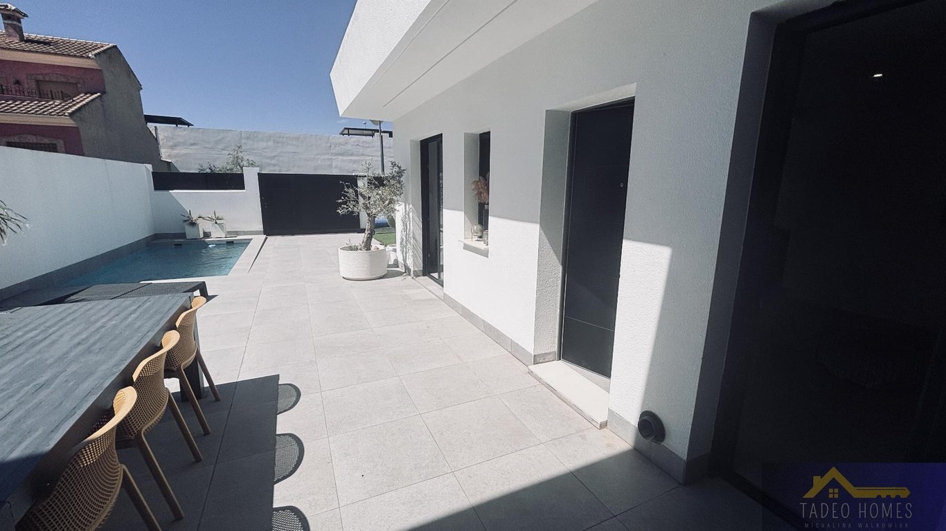 Villa in Roldan - Image 2