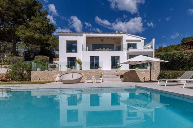 Villa in Camp de Mar - view 1