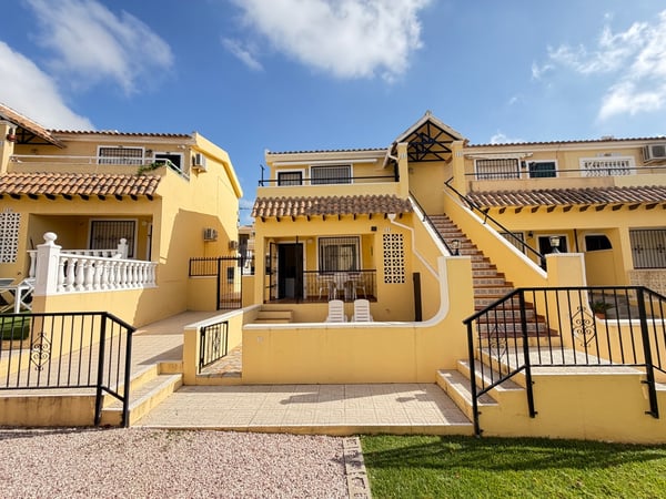 House in Villamartin - view 1