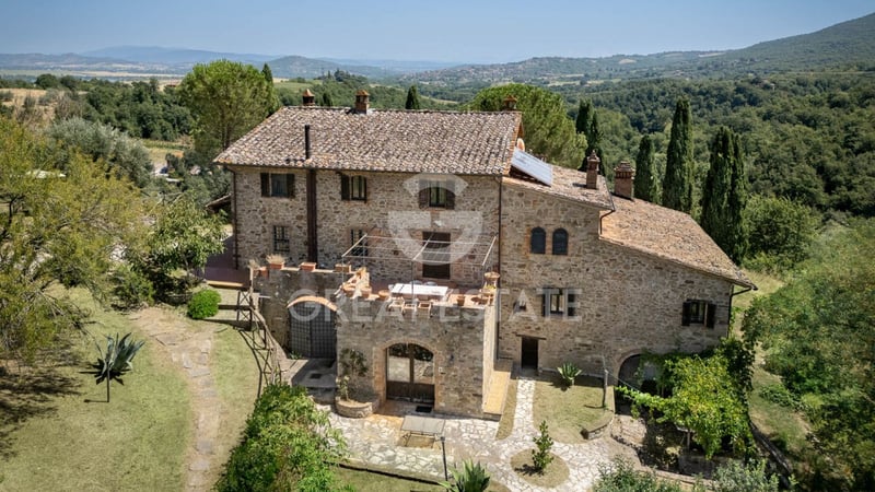 House in Vignaie - view 1