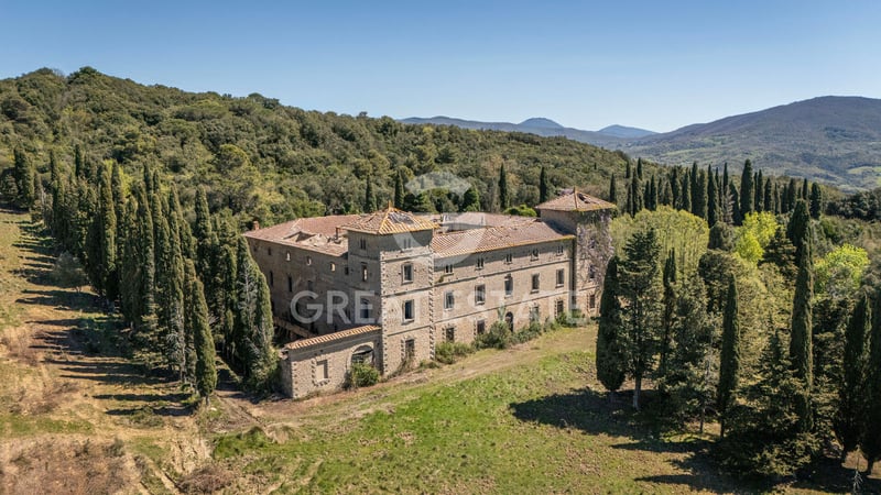 House in Pomarance - view 1