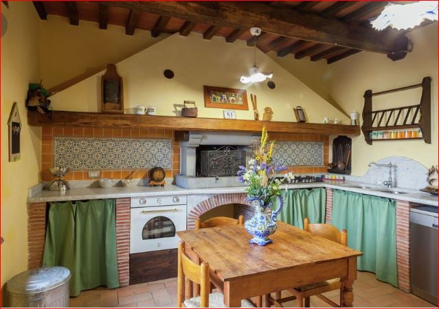 House in Castiglione di Garfagnana - Image 2