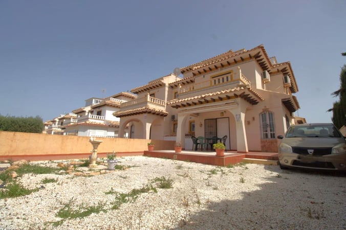 House in Dehesa de Campoamor - view 1