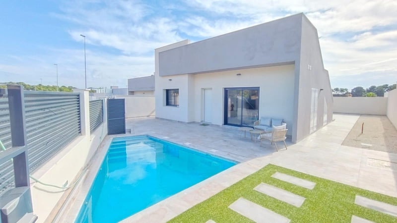 Villa in El Pinar de Campoverde - view 1