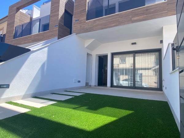 House in San Pedro del Pinatar - view 1