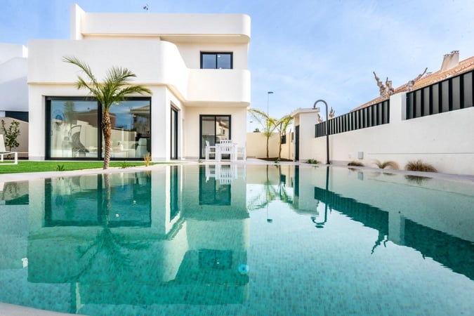 Villa in Roldan - view 1