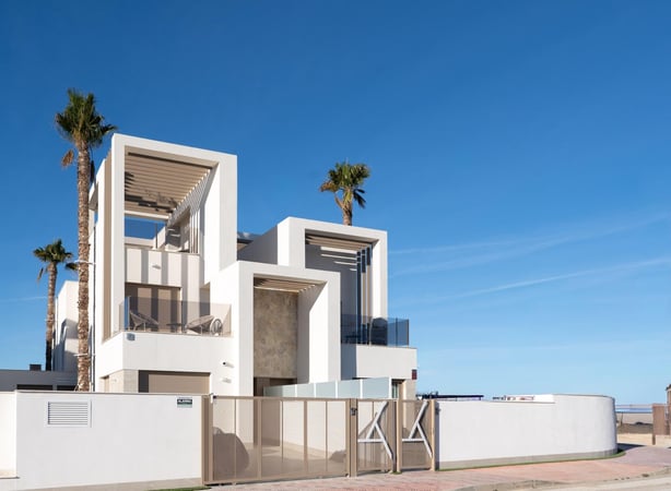 House in Los Alcazares - view 1
