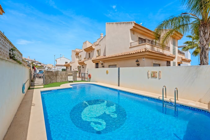 House in San Miguel de Salinas - view 1