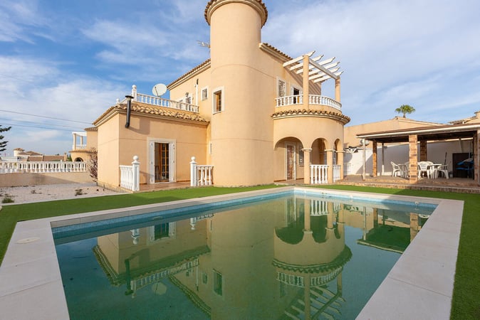 Villa in Ciudad Quesada - view 1