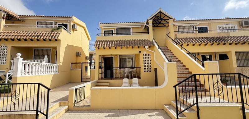 Apartment in Villamartin - view 1