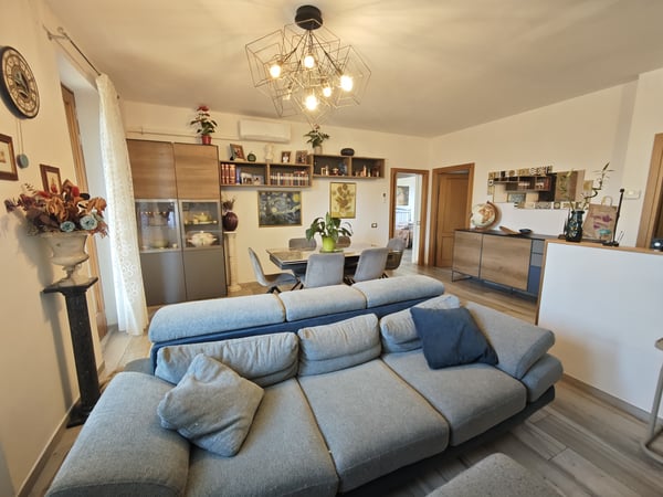 House in Volterra - view 1