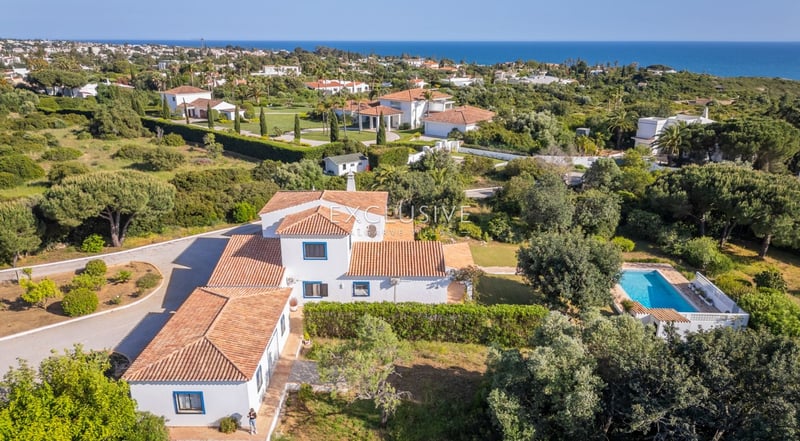 Villa in Carvoeiro - view 1