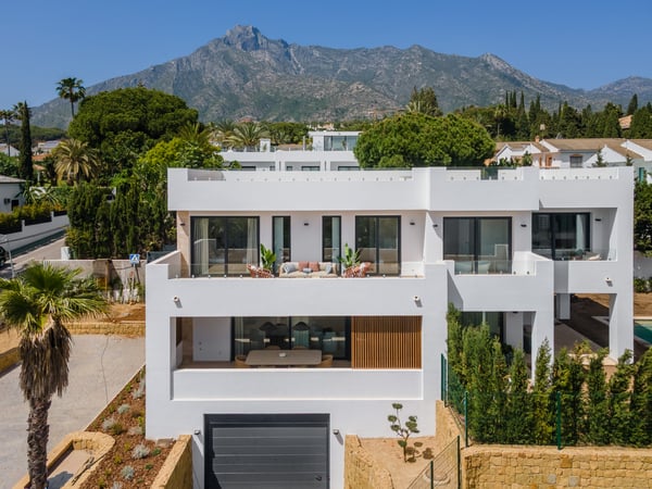 Villa in Marbella - view 1