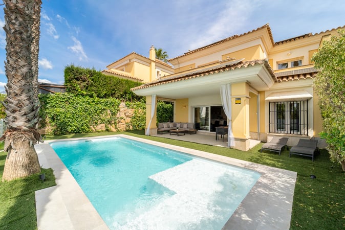 House in Marbella Del Este - view 1