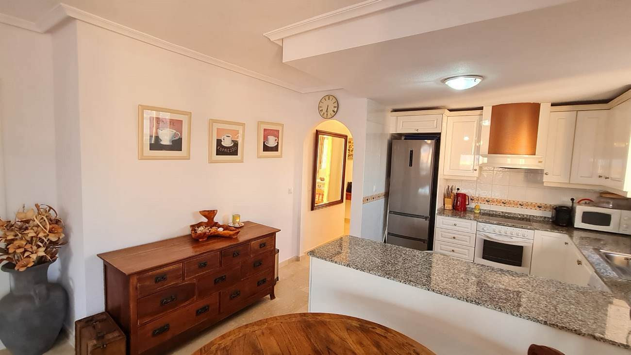 Apartment in Villamartin - Image 3