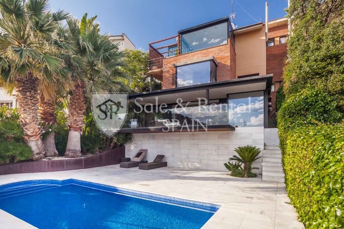 House in Gava - view 1