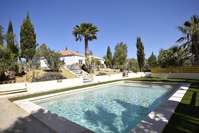 Villa in Partaloa - view 1