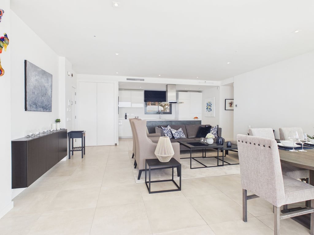 House in Estepona - Image 2