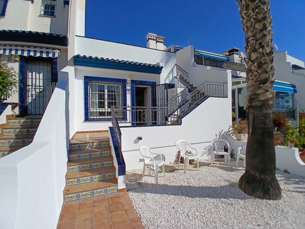 House in Villamartin - view 1
