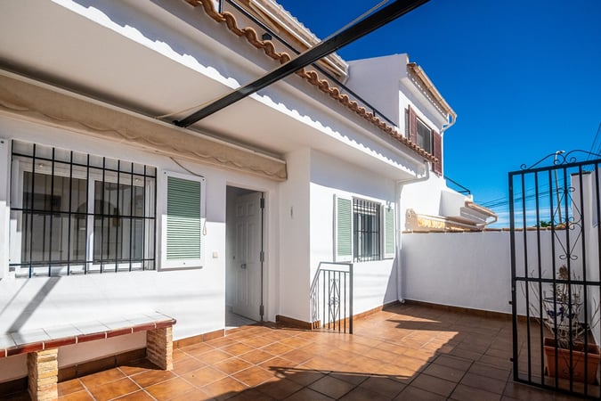 House in San Miguel de Salinas - view 1