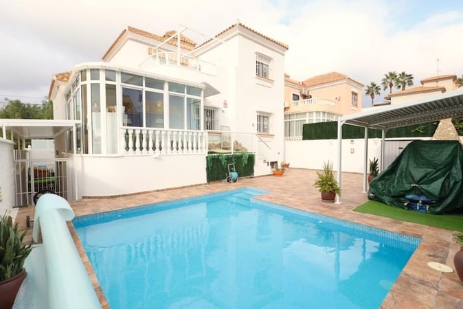 Villa in San Miguel de Salinas - view 1