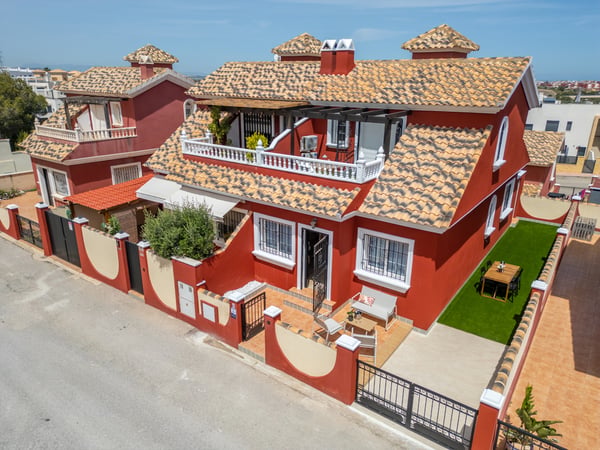 House in Villamartin - view 1