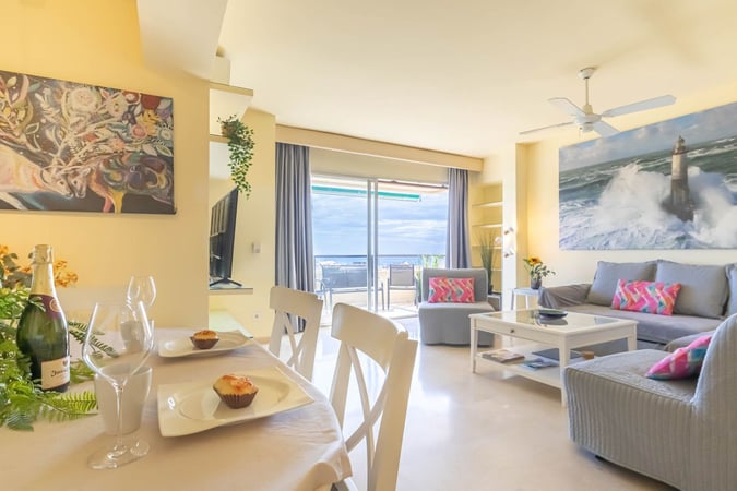 Apartment in Marbella Del Este - view 1