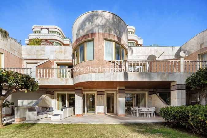 Apartment in Marbella - view 1