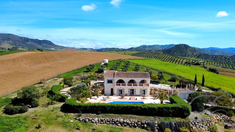 Villa in Alora - view 1