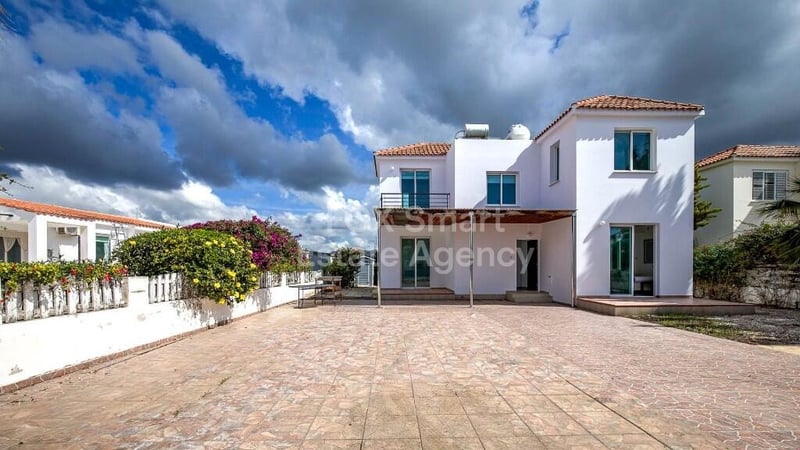 House in Mandria - view 1