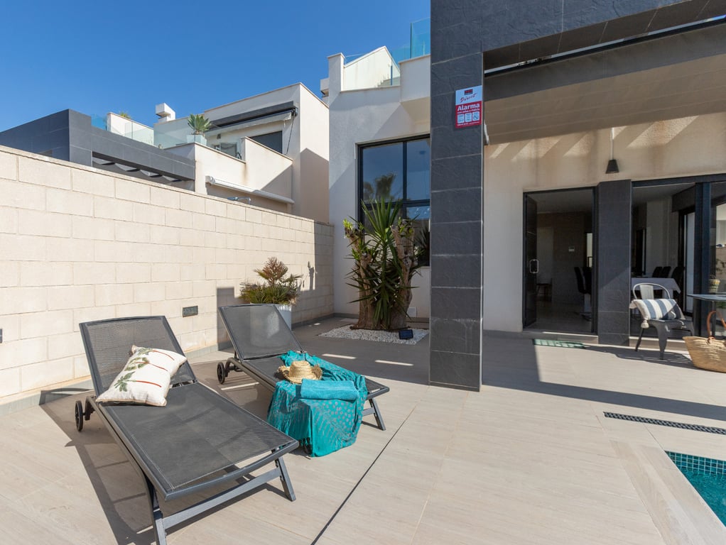 House in Dona Pepa - Image 2