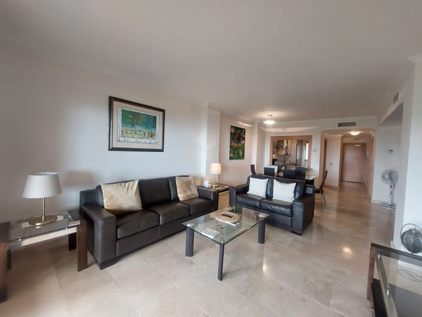 Apartment in Benahavis - view 1