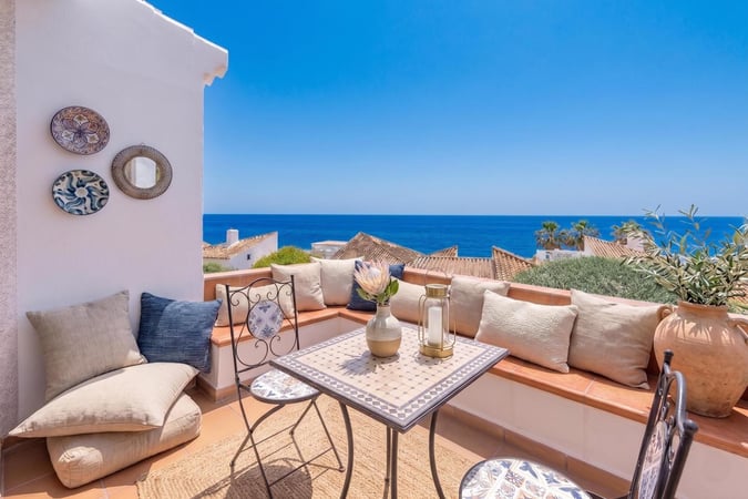 Villa in Estepona - view 1