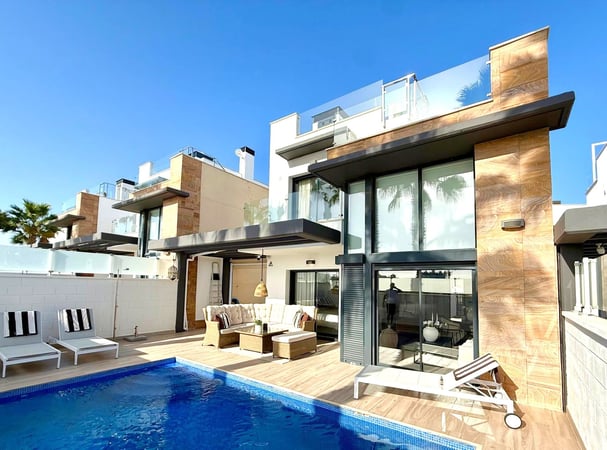 Villa in Los Dolses - view 1