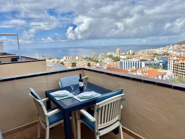 Apartment in Los Cristianos - view 1