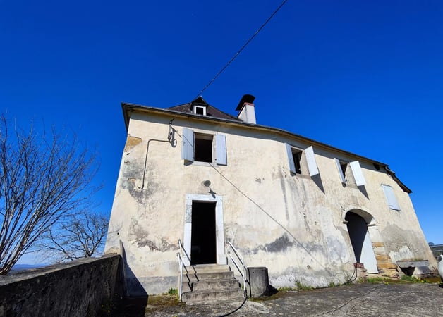 House in Lucq-de-Bearn - view 1