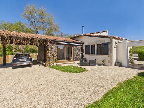 House in Saint-Severin - view 1
