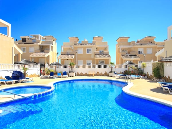 Villa in San Miguel de Salinas - view 1
