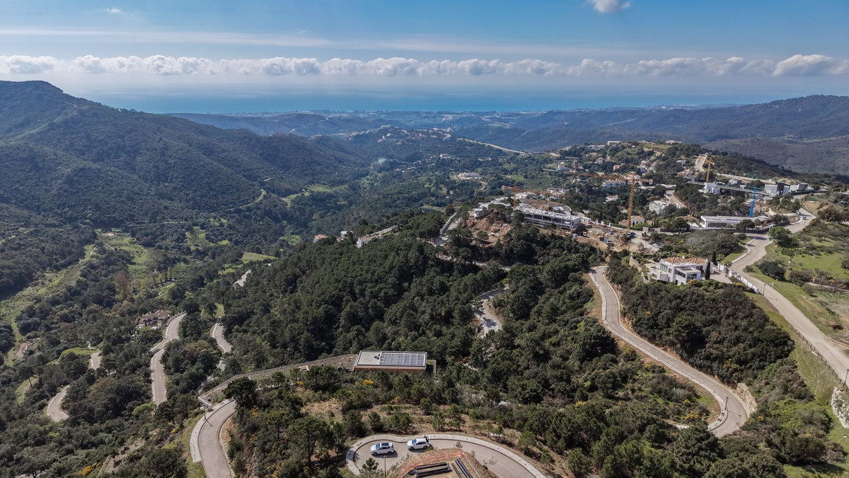Land in Benahavis - Image 2