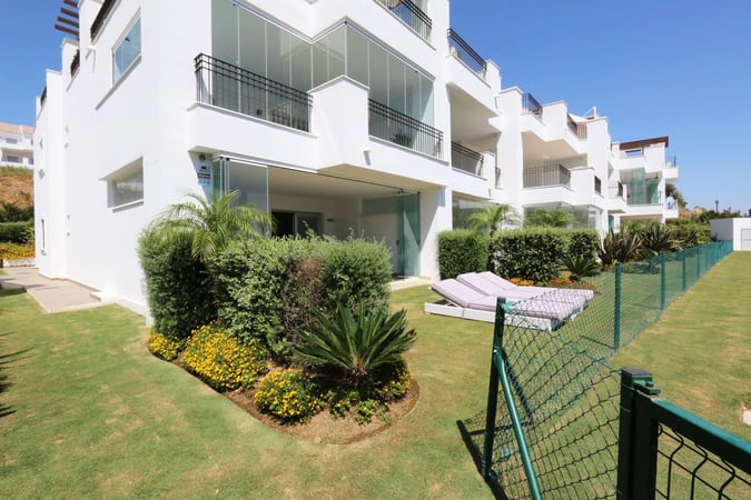 Apartment in La Mairena - view 1