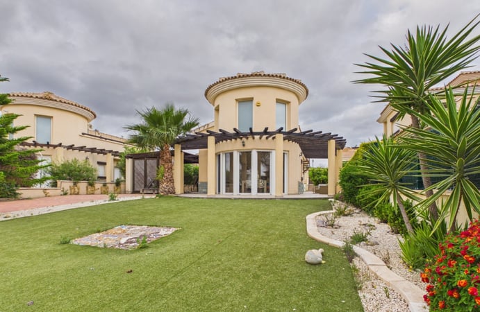 Villa in Casas del Cura - view 1