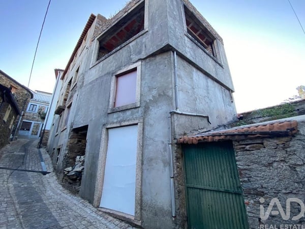 House in Fajao - view 1