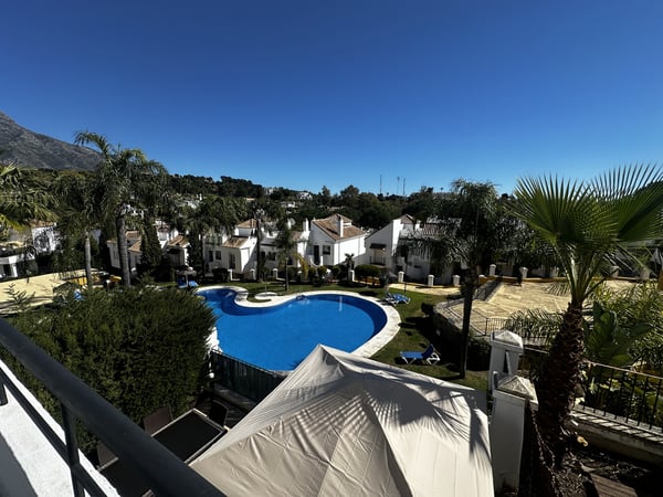 Apartment in Nueva Andalucia - view 1