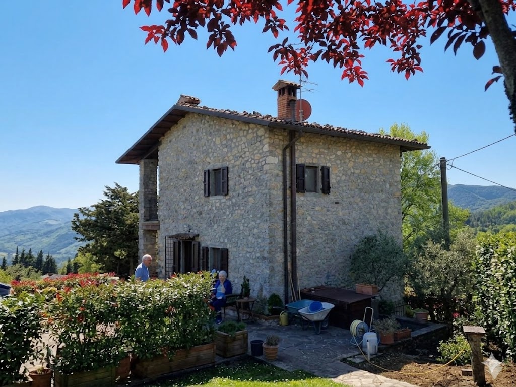 House in Castelnuovo di Garfagnana - Image 2