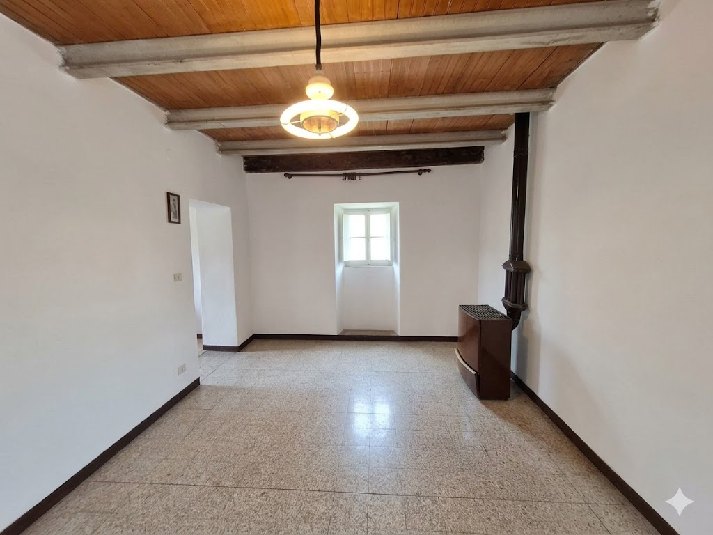 House in Castiglione di Garfagnana - Image 2