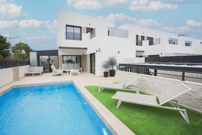 Villa in Dolores - view 1