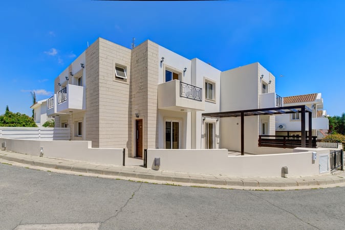 Villa in Pyla - view 1