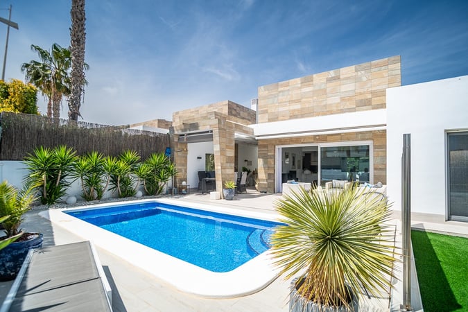 House in Algorfa - view 1